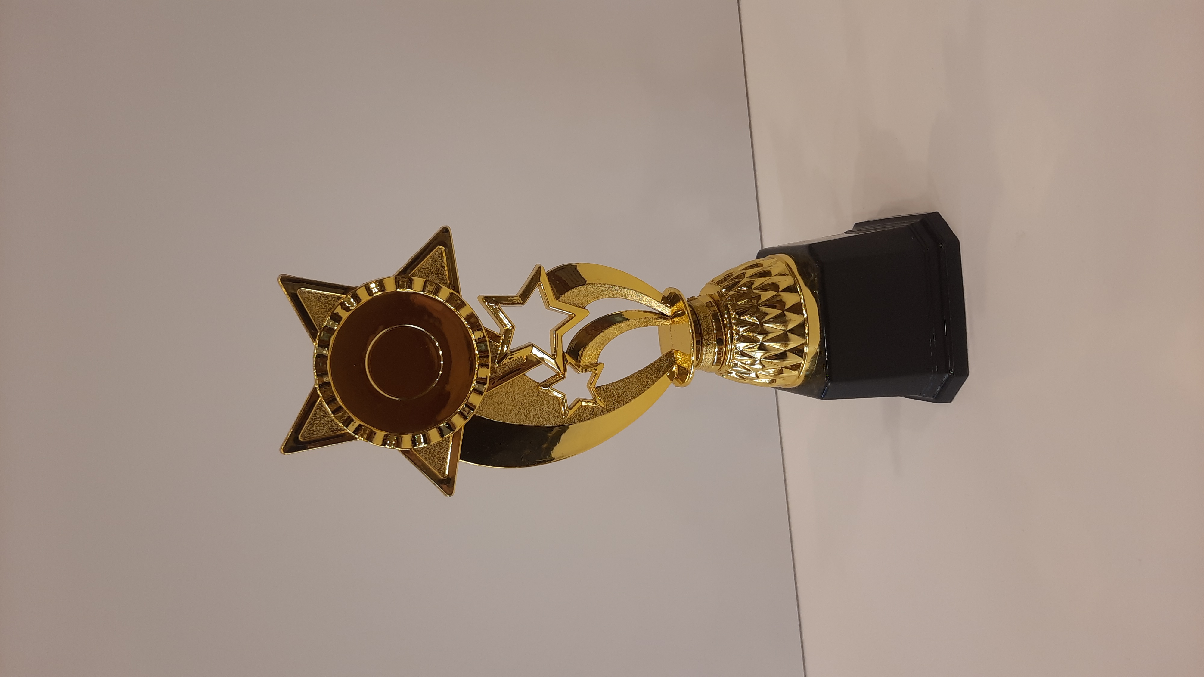 كاس رياضي ذهبي