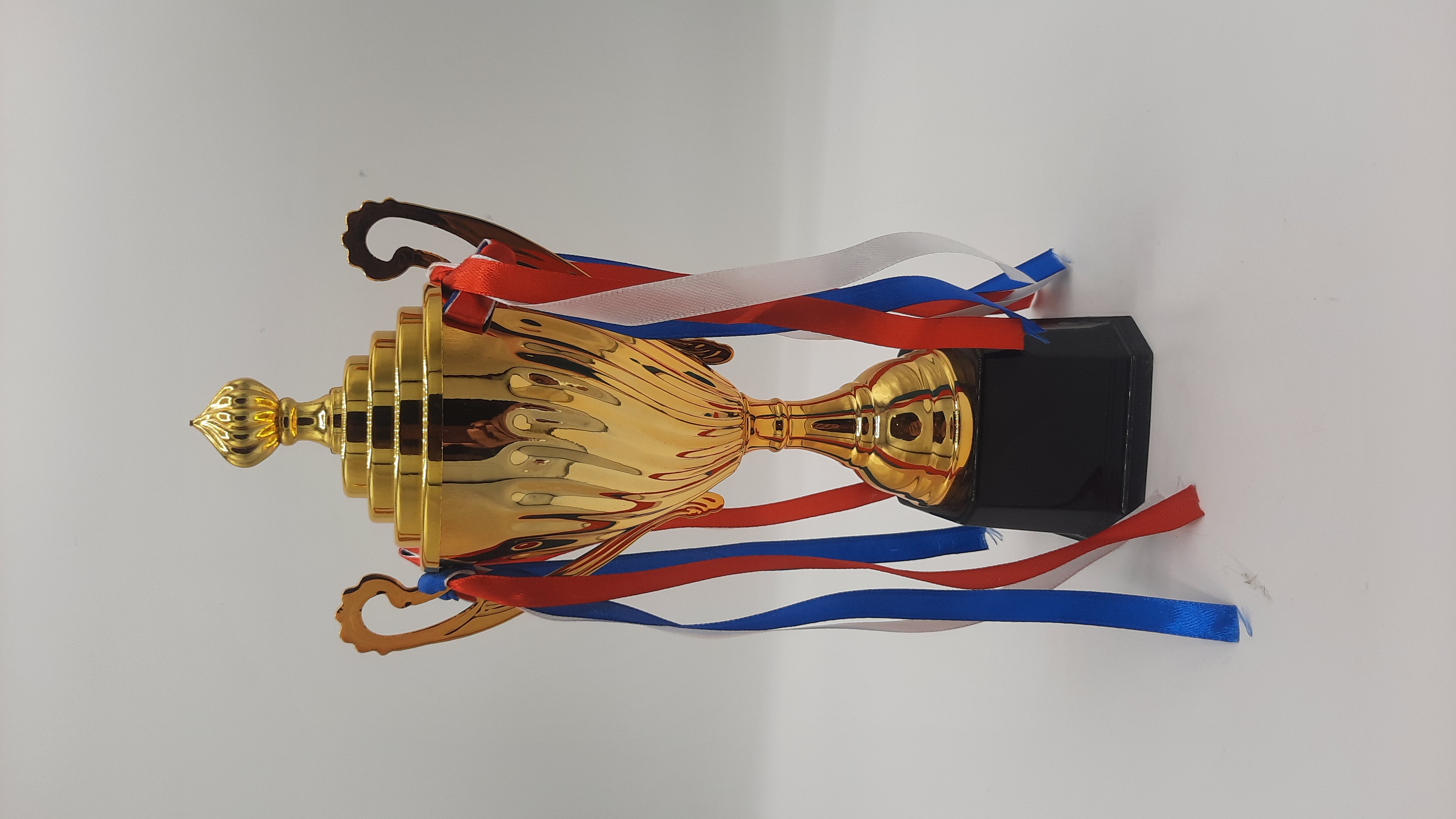 كاس رياضي ذهبي