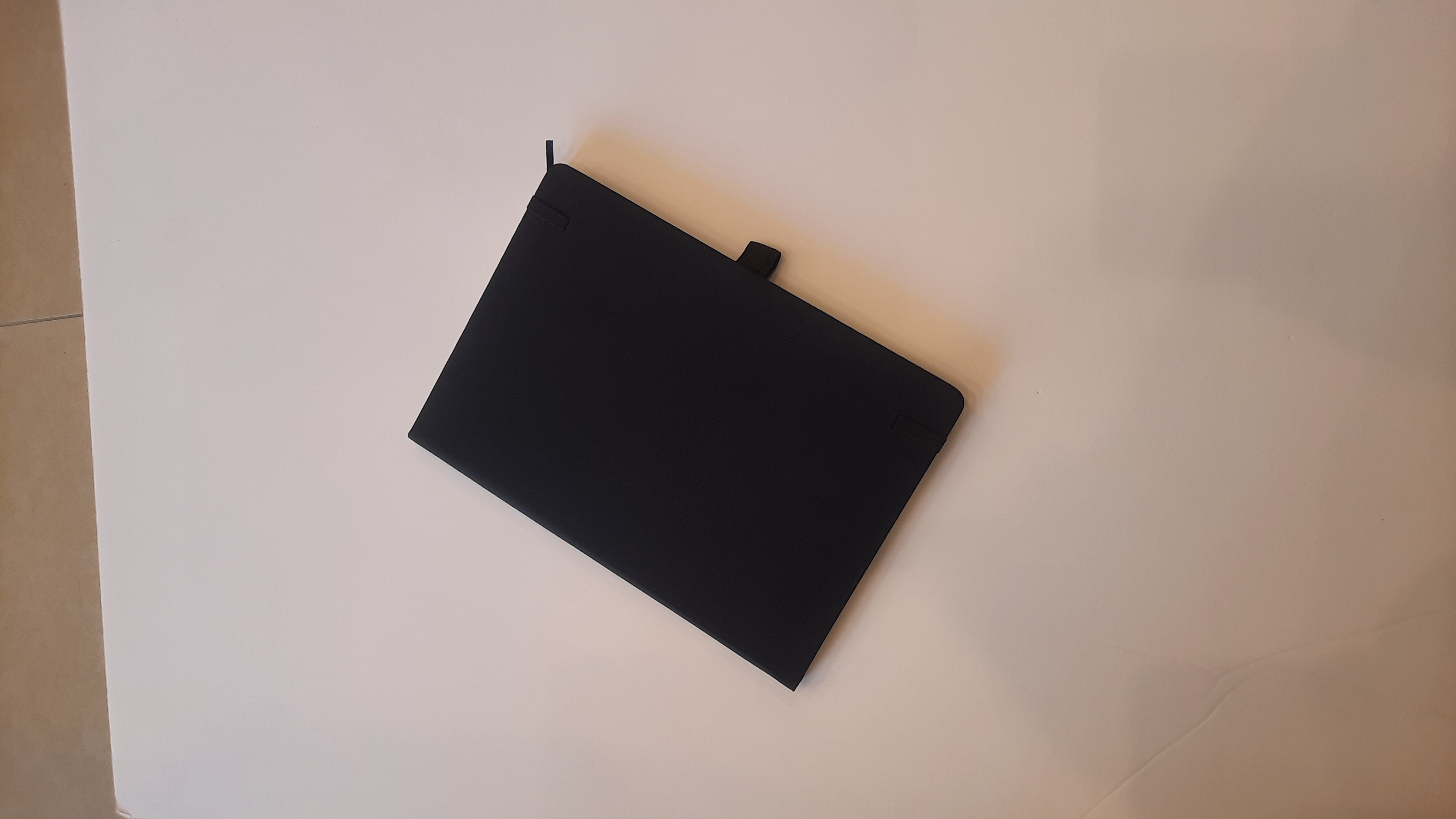 نوت بوك اسود