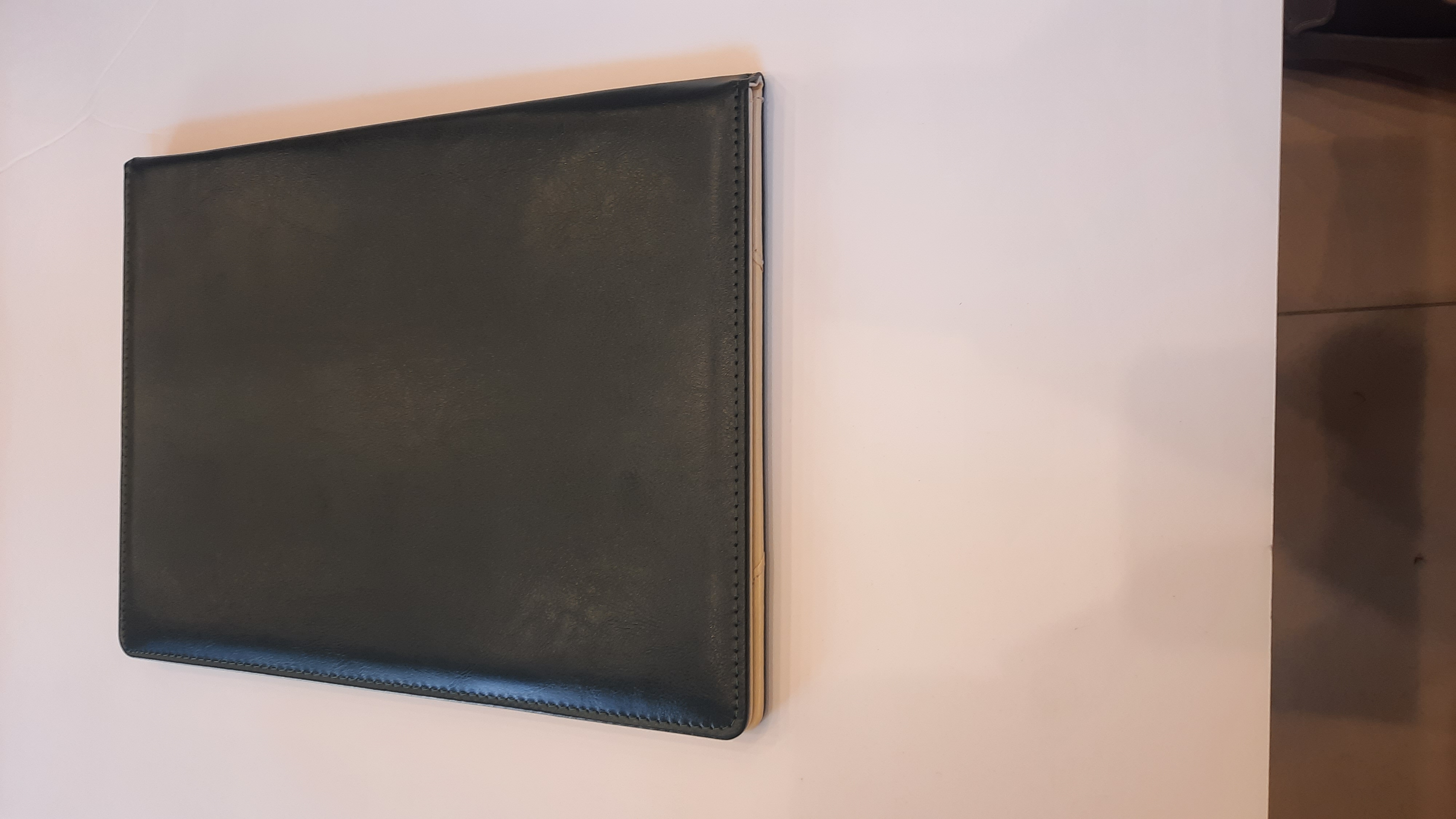 شهادة جلد فاخر لون أخضر