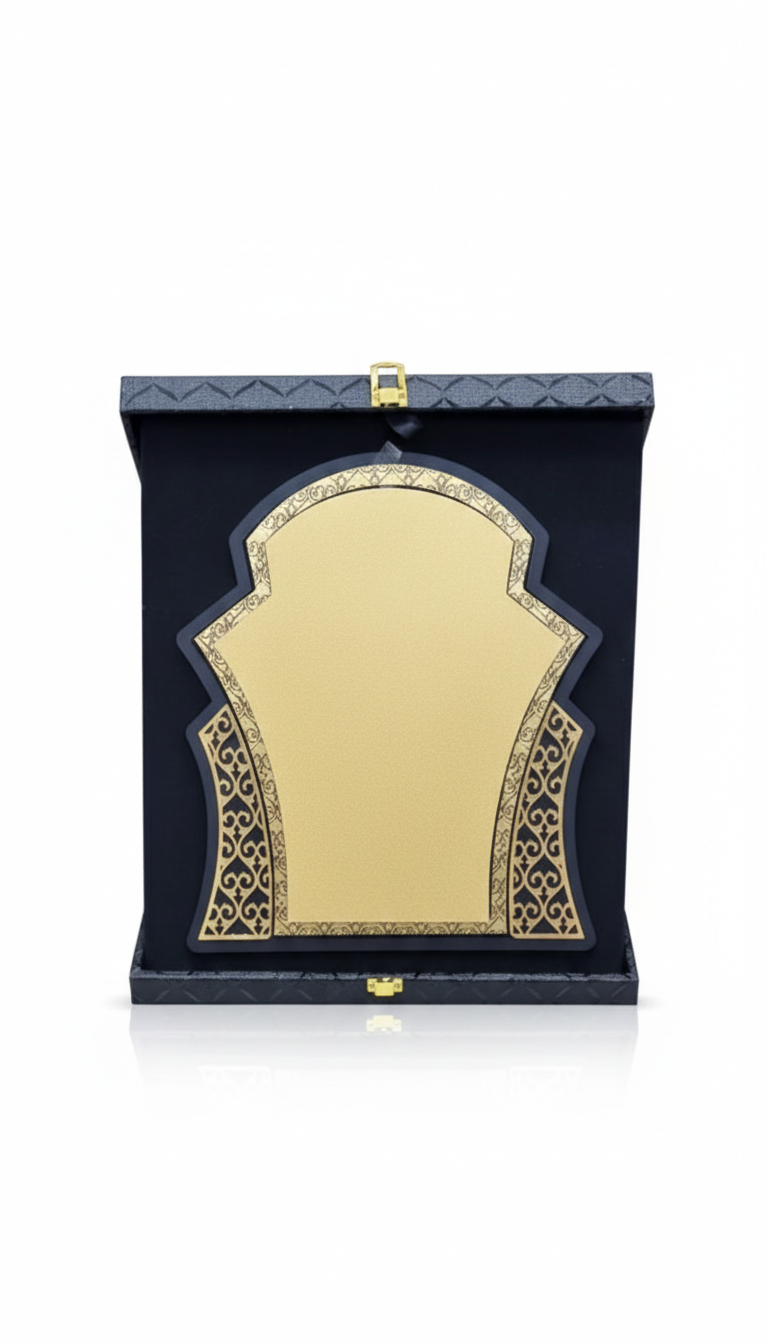 درع فاخر اسود واجهة ذهبي مقاس 38سم