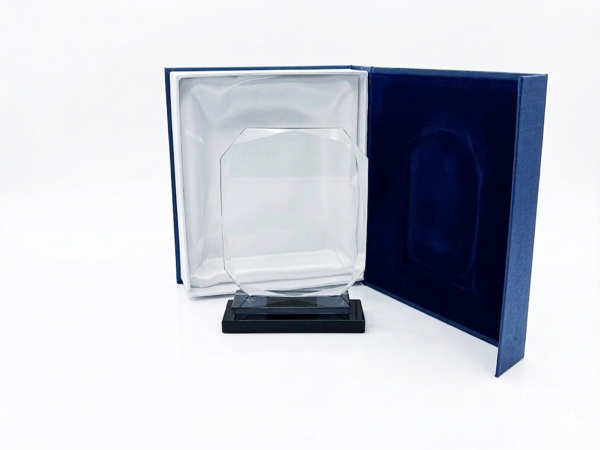 درع كريستال 12 سم علبة كرتونية